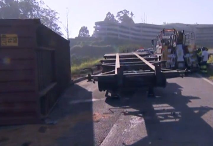 Imagem da noticia Carreta tomba no Rodoanel, sentido São Paulo