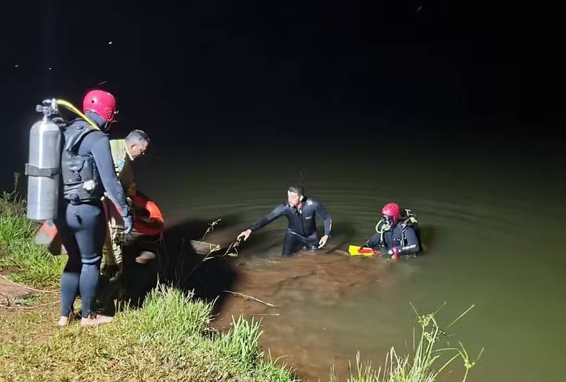 Imagem da noticia Criança anda 3 km para pedir ajuda após carro em que estava com o pai cair em represa