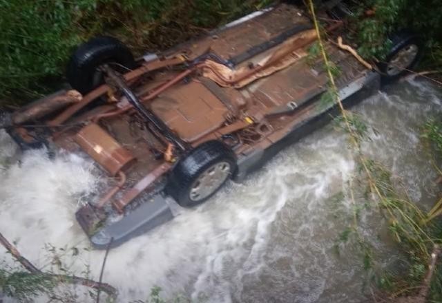 Imagem da noticia Sobe para 3 número de mortes após temporal em Santa Catarina