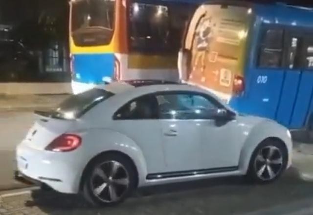 Vídeo: motorista embriagado atropela pedestre na calçada em Recife (PE)
