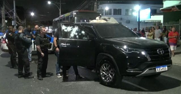 Imagem da noticia Sargento da PM é executado com mais de 40 tiros de fuzil no Rio; blindagem do veículo não suportou