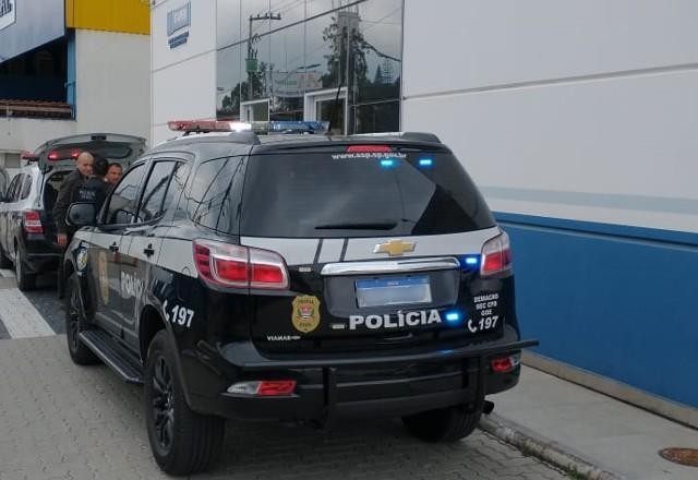 Imagem da noticia Mulher é estuprada e agredida pela mãe do noivo em casamento