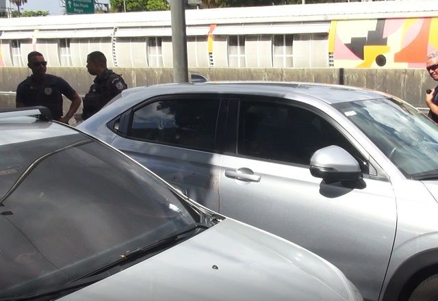 Imagem da noticia Dez pessoas são baleadas durante perseguição da PM a bandidos no Rio