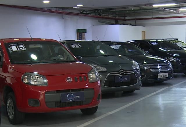 Venda de carros com mais de 13 anos dispara no Brasil