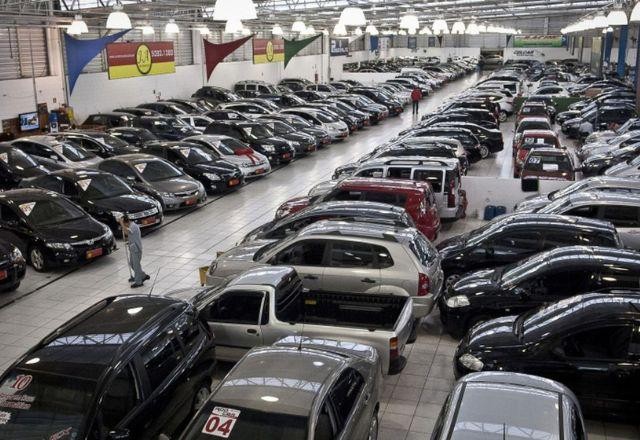 Imagem da noticia Governo apresenta pacote para baixar preços dos carros populares