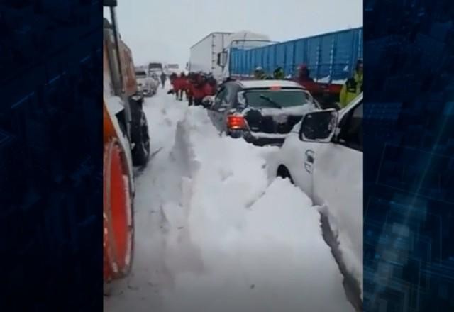 Imagem da noticia Nevasca bloqueia estradas e prende turistas gaúchos a caminho do Chile