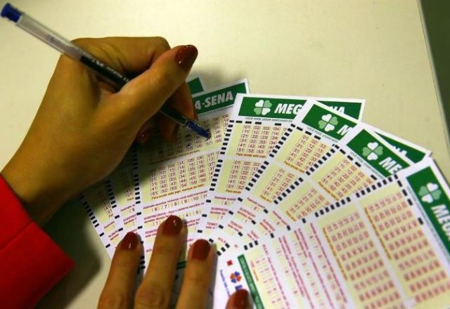 Imagem da noticia Mega-Sena sorteia prêmio de R$ 20 milhões nesta quinta (9)
