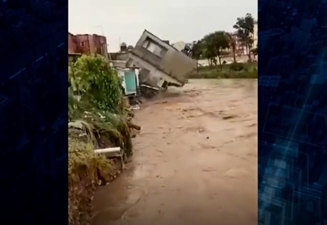 Temporal destrói casas e provoca inundações em São Paulo