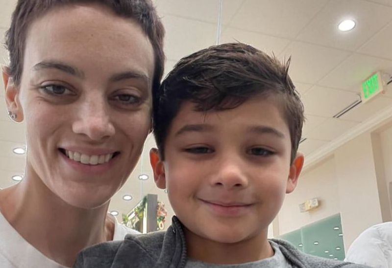 Imagem da noticia Mãe com câncer terminal compõe música e arrecada fundos para o filho