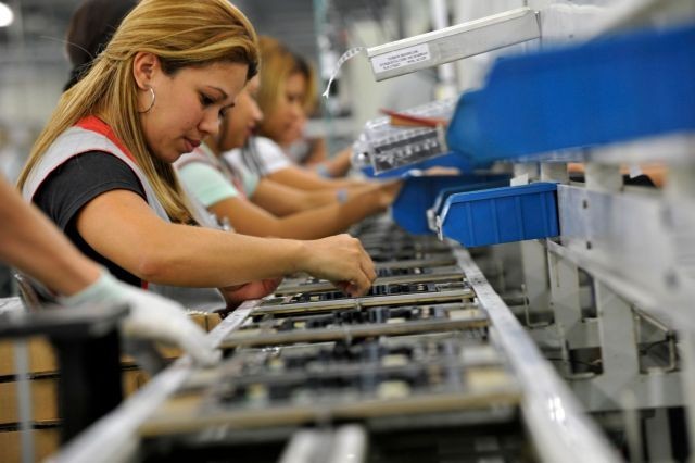 Imagem da noticia Confiança da indústria cai em 19 setores, aponta CNI