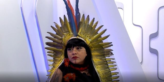 Imagem da noticia Célia Xakriabá celebra urgência para projeto que combate violência contra mulheres indígenas
