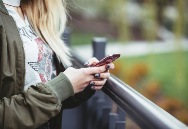 Imagem da noticia 92% das escolas brasileiras limitam ou proíbem o uso de celulares por alunos