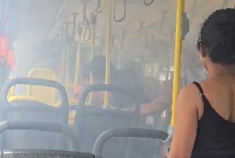 Imagem da noticia Celular de passageira pega fogo dentro de ônibus no Espírito Santo