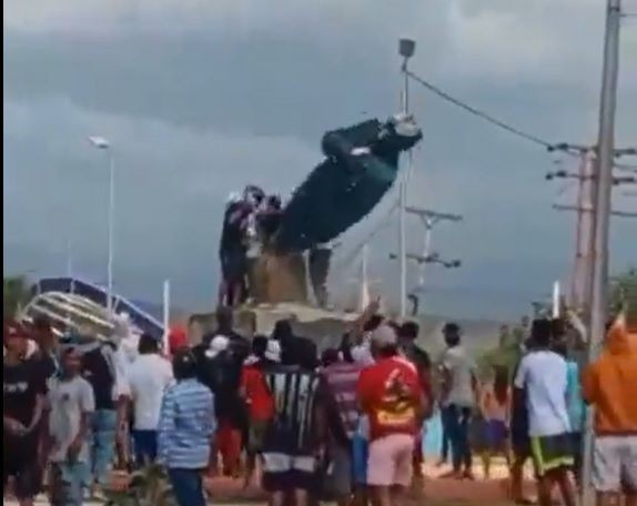 Imagem da noticia Venezuelanos protestam nas ruas de Caracas contra vitória de Maduro