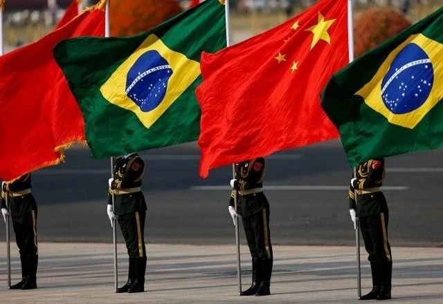 Imagem da noticia China apoia Brasil em resistência à "intimidação" tarifária, diz ministro das Relações Exteriores