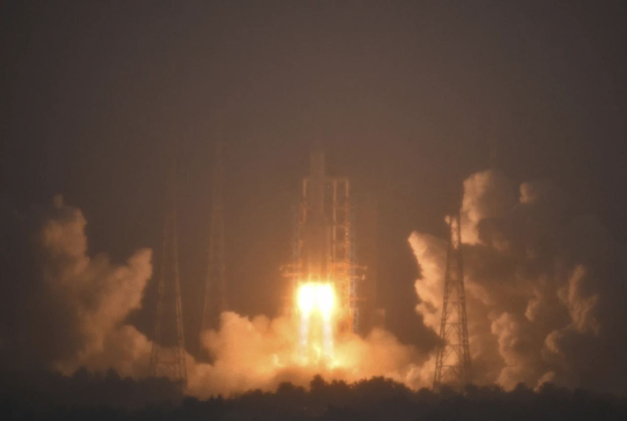 Imagem da noticia China lança sonda para colher amostras do lado oculto da Lua