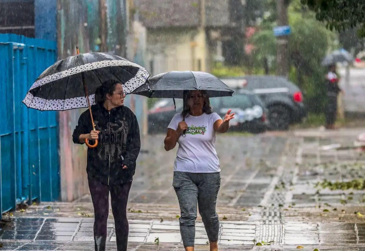 Imagem da noticia Semana começa com temperaturas amenas e risco de temporais em SP