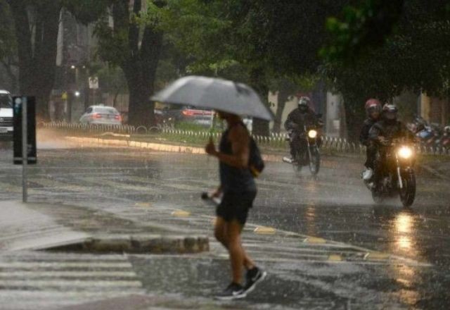 Imagem da noticia Chuva intensa causa alagamentos e transtornos em Belo Horizonte; veja vídeos