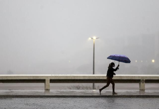 Imagem da noticia Chuva no DF: após 131 dias de seca, volta a chover em Brasília