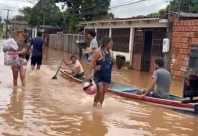 Temporal deixa cerca de 4 mil famílias desabrigadas no Acre