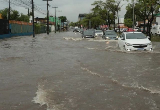 Imagem da noticia Pernambuco enfrenta emergência com chuvas intensas em todo estado