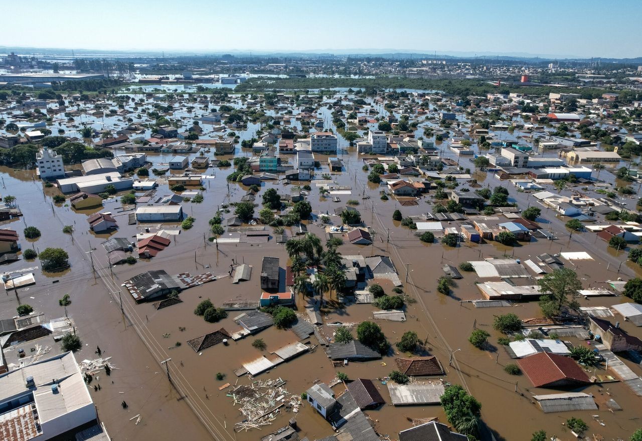 Especialistas avaliam usar mesma técnica de reconstrução de São Sebastião (SP) no Rio Grande do Sul 