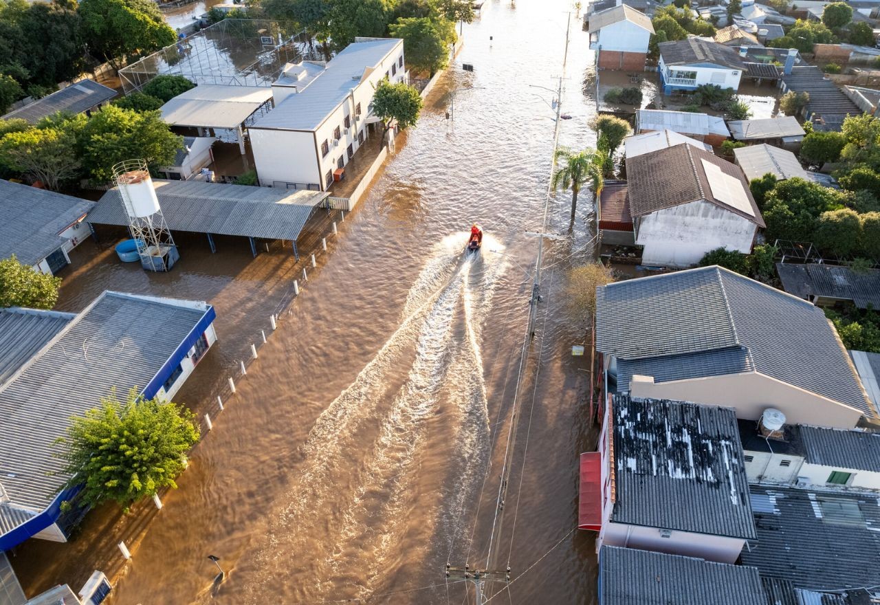 Imagem da noticia Emirados Árabes Unidos vão enviar três aviões com doações para o Rio Grande do Sul