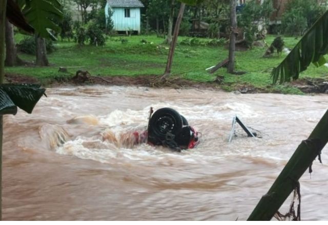 Imagem da noticia Santa Catarina confirma primeira morte por causa dos temporais e entra em estado de alerta