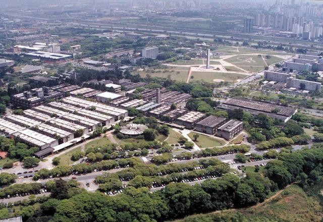 Imagem da noticia Estudantes fazem a primeira fase da Fuvest 2023, o maior vestibular do país