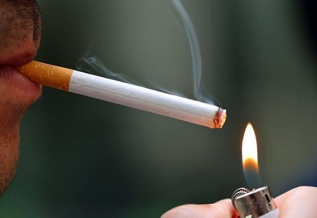 Compra de cigarros compromete em média 8% a renda das famílias brasileiras