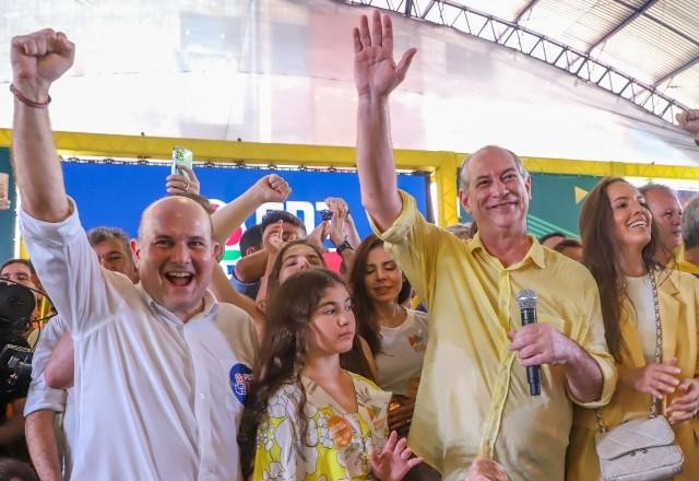 PDT oficializa candidatura de Roberto Cláudio no Ceará com presença de Ciro