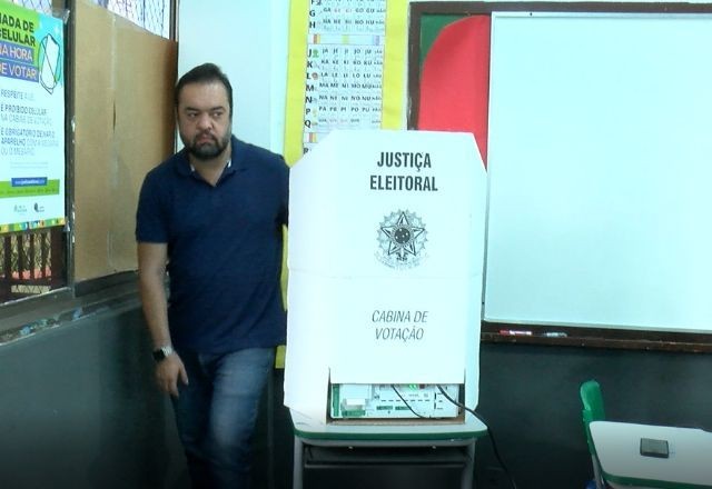 Imagem da noticia Eleições 2024: Governador do Rio de Janeiro, Claudio Castro, vota na Barra da Tijuca