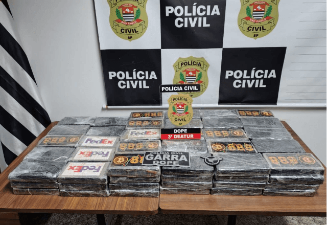 Imagem da noticia Polícia Civil apreende 118 kg de cocaína em carro de luxo perto do Aeroporto de Guarulhos