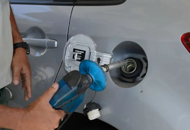 Imagem da noticia Gasolina, diesel e gás de cozinha ficam mais caros a partir desta quinta; veja valores