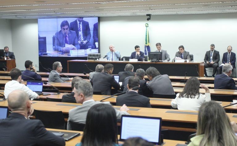 Imagem da noticia Comissão aprova relatório preliminar do Orçamento de 2025