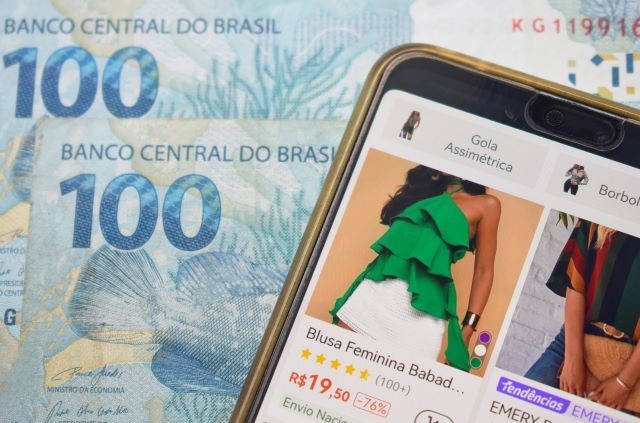 Imagem da noticia Senado adia votar taxação de comprinhas de até US$ 50 em 20%
