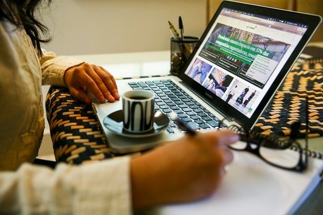 Imagem da noticia Quase metade dos brasileiros não possui conhecimentos básicos de informática, diz Anatel