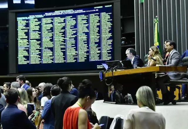 Imagem da noticia Calendário para pagamento de emendas é desafio para Lula na volta das férias