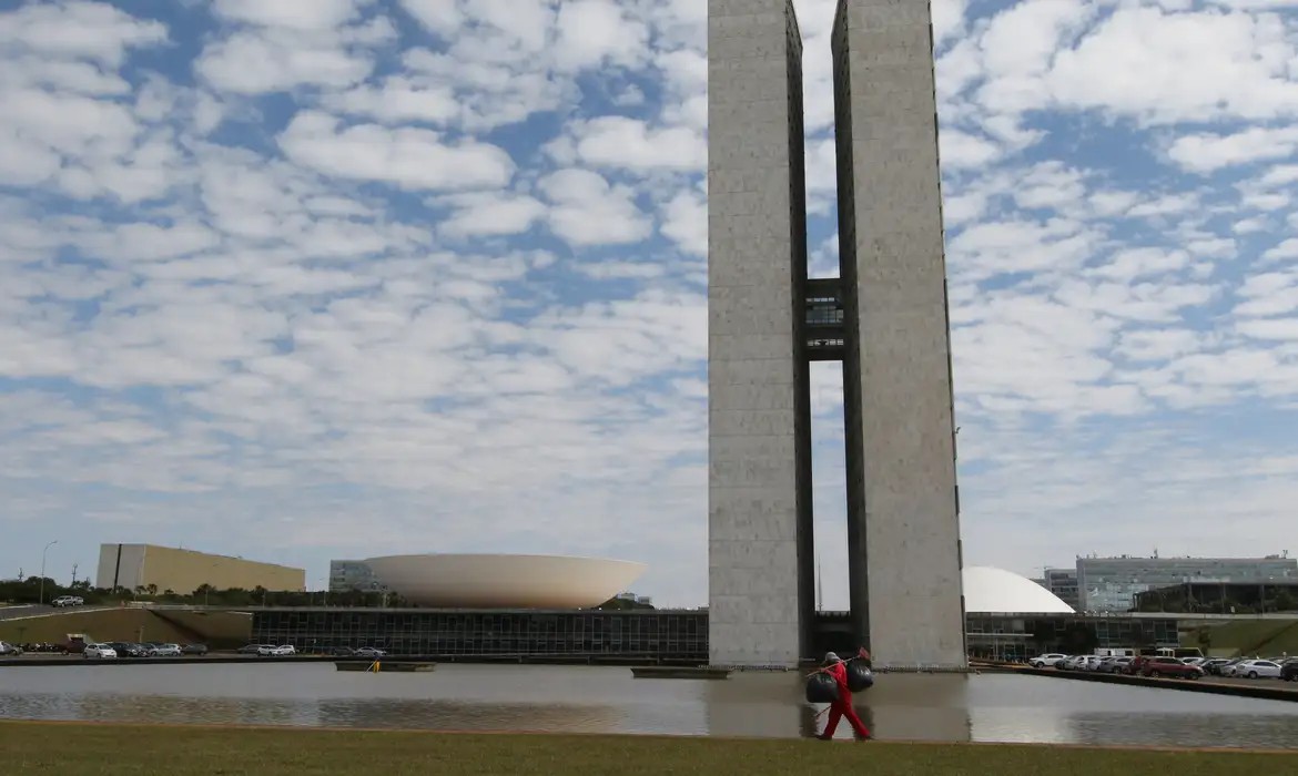 Imagem da noticia Com previsão de mais transparência, senador prevê fim de impasse de emendas até novembro