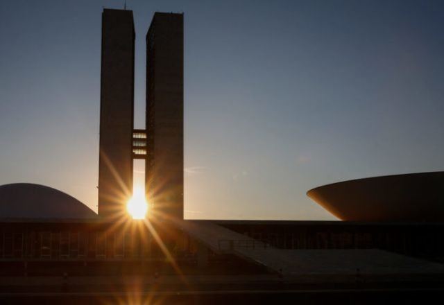 Imagem da noticia Governo Lula já liberou R$ 7,6 bilhões em emendas para destravar pautas no Congresso