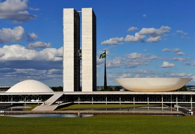 Polícia já fez 27 buscas contra parlamentares no Congresso