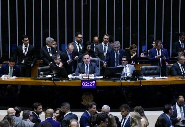 Imagem da noticia Congresso derruba veto de Lula a trecho do projeto das "saidinhas" de presos