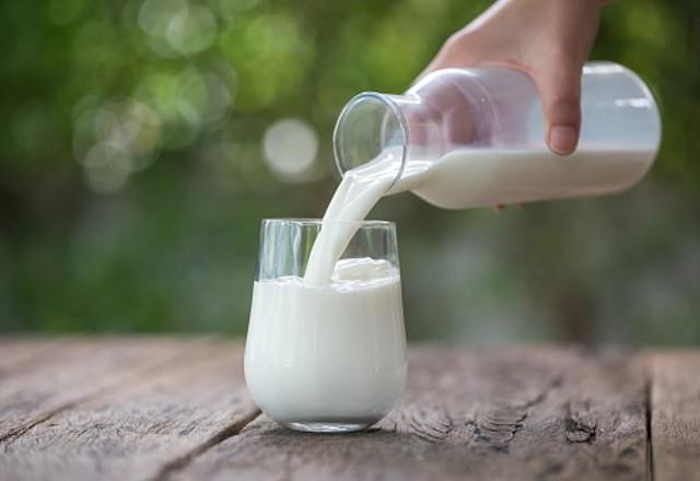 Litro do leite ficou 14,5% mais caro nos últimos 12 meses