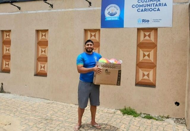 Cozinhas Comunitárias Cariocas distribuem 1,8 mil brinquedos a crianças neste Natal