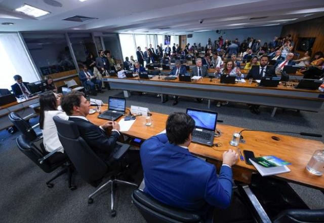 Imagem da noticia CPMI do 8 de Janeiro aprova relatório que pede indiciamento de Bolsonaro