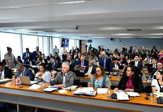 Imagem da noticia CPMI do 8/1 tenta votar últimas convocações nesta 5ª feira