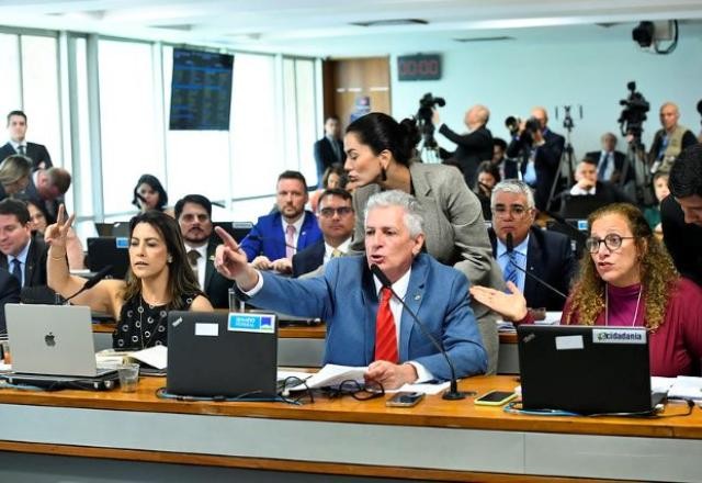Imagem da noticia Sem acordo entre governo e oposição, CPMI do 8/1 define rito final