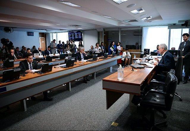 Imagem da noticia  Senadores aprovam convite para que Mauro Vieira preste informações sobre eleição na Venezuela