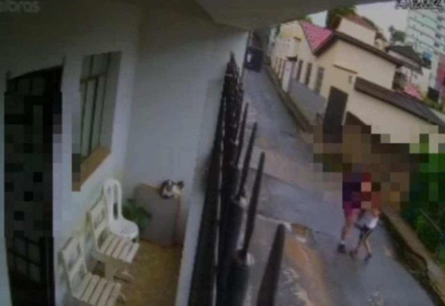 Imagem da noticia Mãe flagra pai dando chutes e murros no filho autista em Minas Gerais