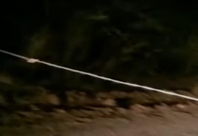 Imagem da noticia Assaltantes usam arame farpado para roubar motoqueiros